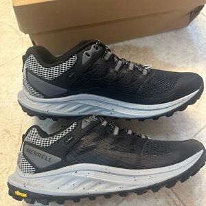 Merrell Womens Antora 3 Trail Running Shoe Size 6 Black Gray Cushioned Sneaker